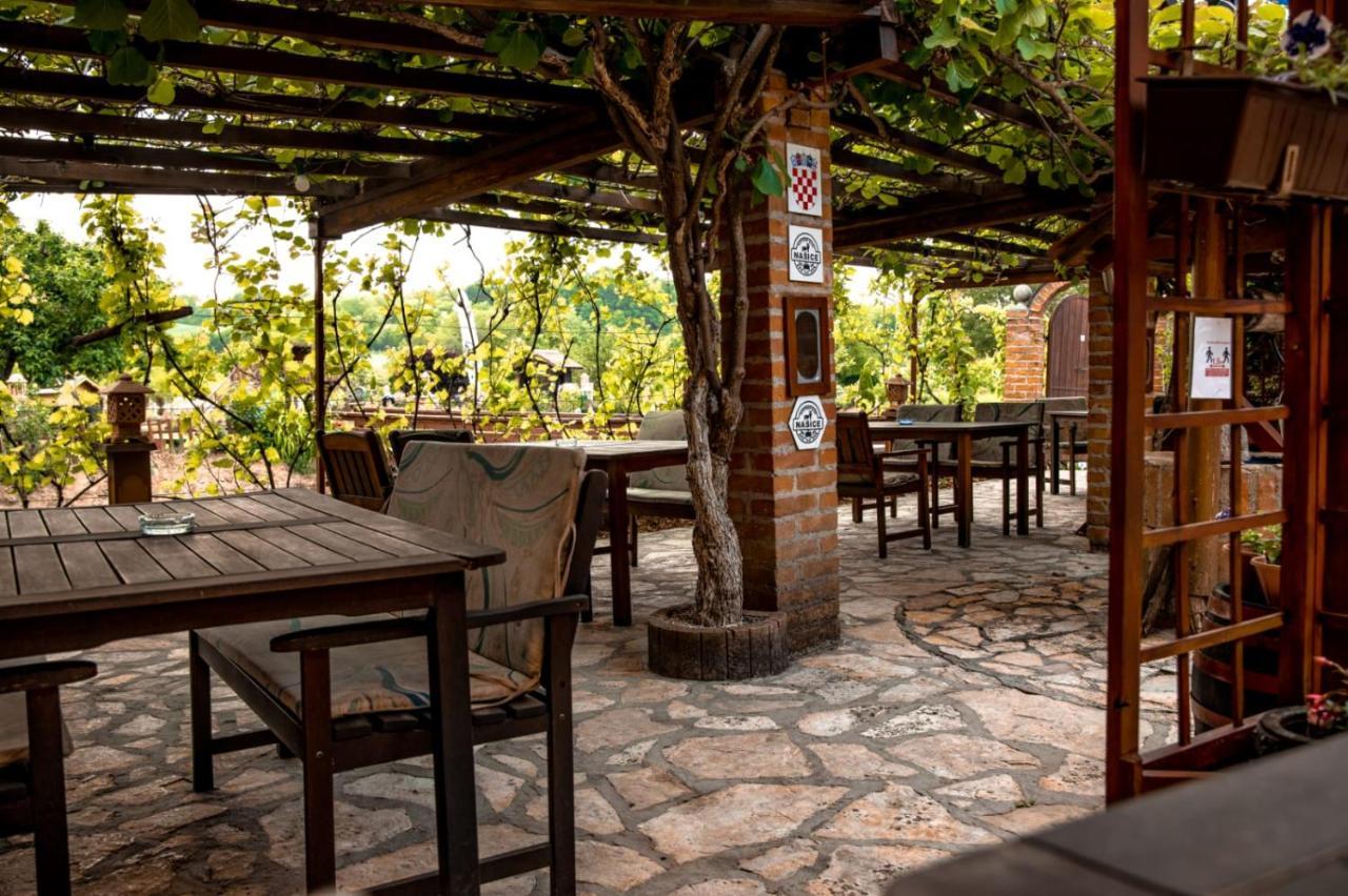 Restoran I Prenociste Egghus Ξενοδοχείο Nasice Εξωτερικό φωτογραφία