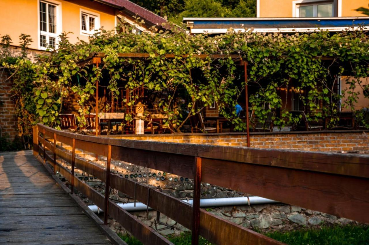 Restoran I Prenociste Egghus Ξενοδοχείο Nasice Εξωτερικό φωτογραφία
